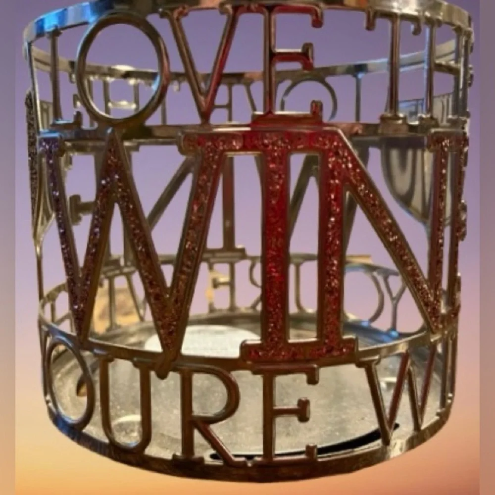 🍷 GLITTER EMBOSSED WINE GLASSES  3 Wick Candle Holder Bath Body Works Romantic - Picture 6 of 9